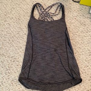 Lululemon tank top with free to be bra attached size 0